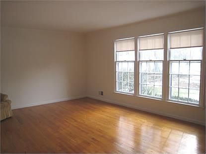 5th image of 53 Park Ln