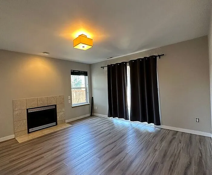 5108 Rainier Dr E — Photo 3
