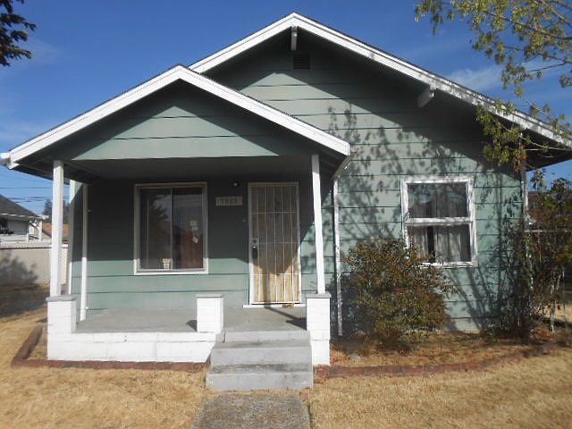 1st image of 7229 S Oakes St