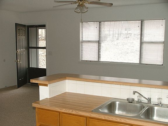 2nd image of 5 Bec Ln