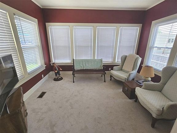 2nd image of 1100 N 25th St
