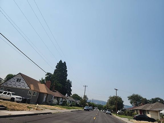 5th image of 605 W 10th St