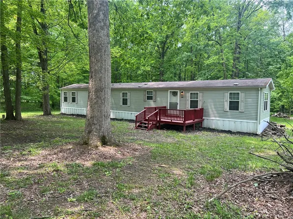 8487 Martin Dr, Jamestown, PA 16134