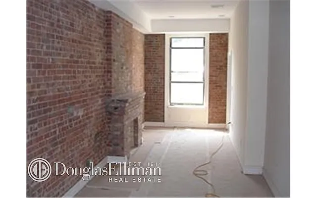 Rented by Douglas Elliman | media 16