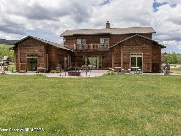 3rd image of 140 Big Ridge Meadows Dr