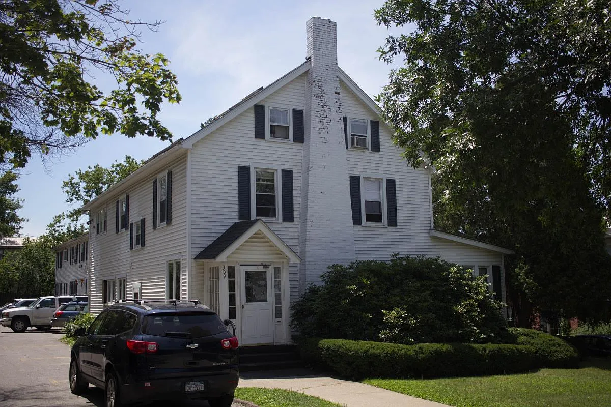 4 bed, $4,800 — Photo 4
