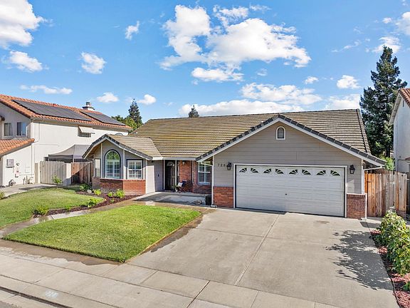 2nd image of 728 Vermeulen Dr