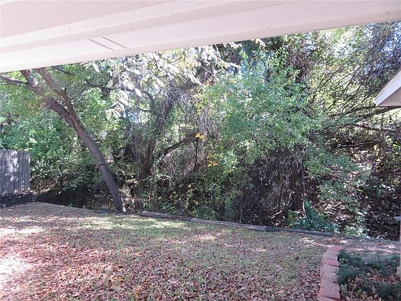 4th image of 1526 Knob Hill Dr