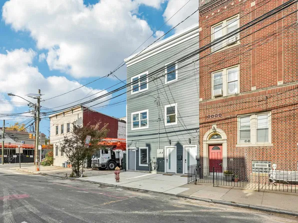 78 Beacon Avenue image 35 of 43