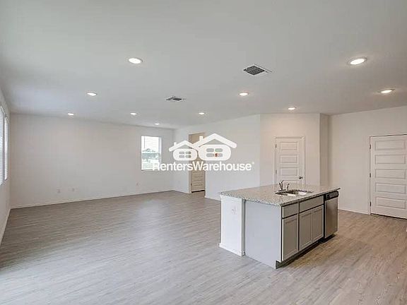 3rd image of 5526 Fossil Way