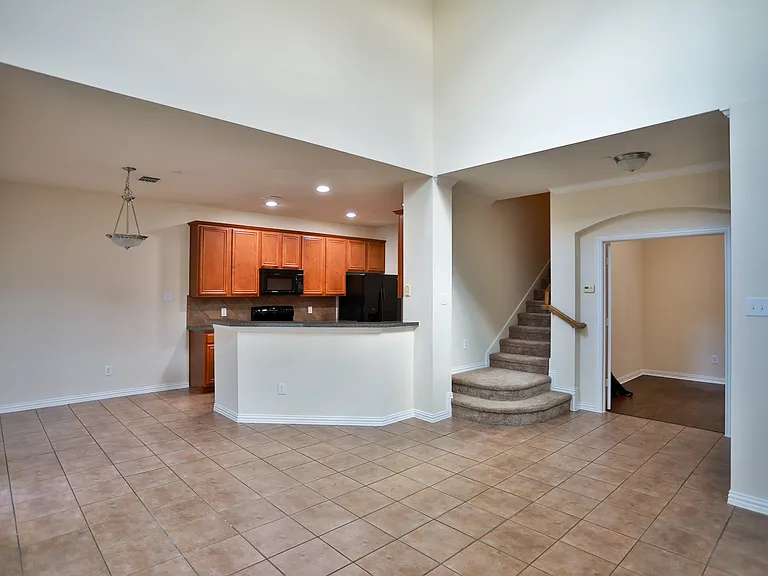 4611 Penelope Ln — Photo 1