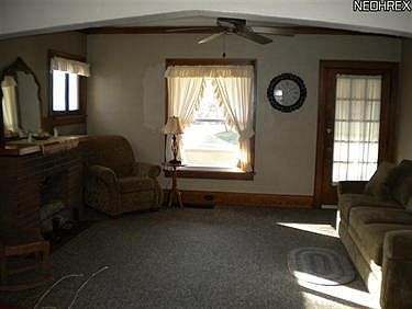 4th image of 620 N Vine St
