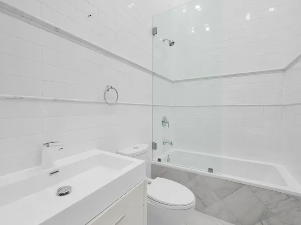 1085 Hancock Street image 34 of 37