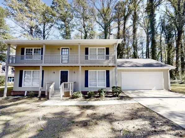 208 S Rockborough Ct, Stone Mountain, GA 30083
