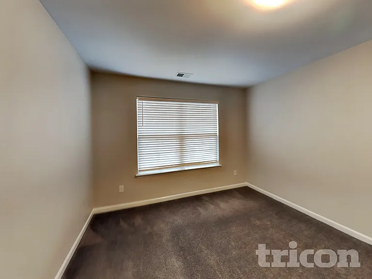 405 Riverwood Ct — Photo 11