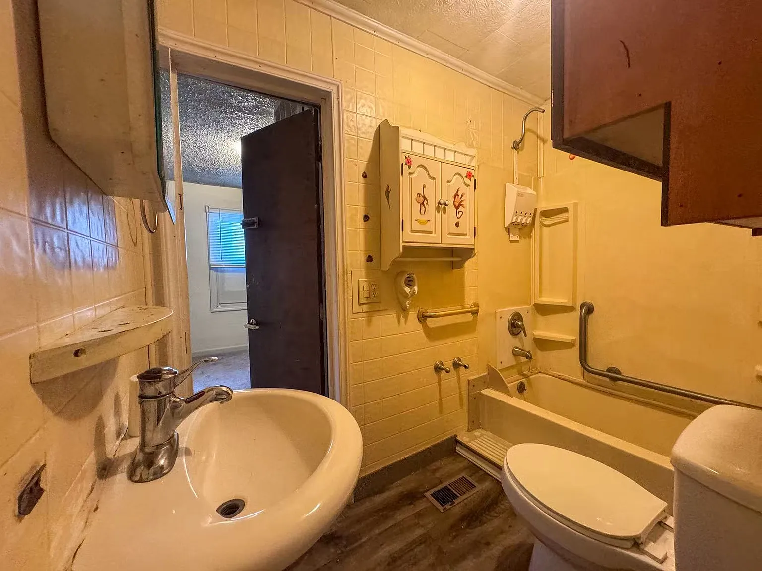 2 bed, 1.5 bath, 784 sqft, $1,150 — Photo 4