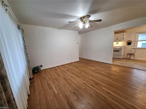 5th image of 2900 Rodgers St