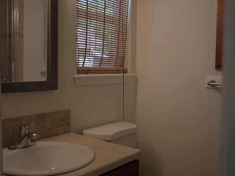 5204 Village Trl — Photo 10