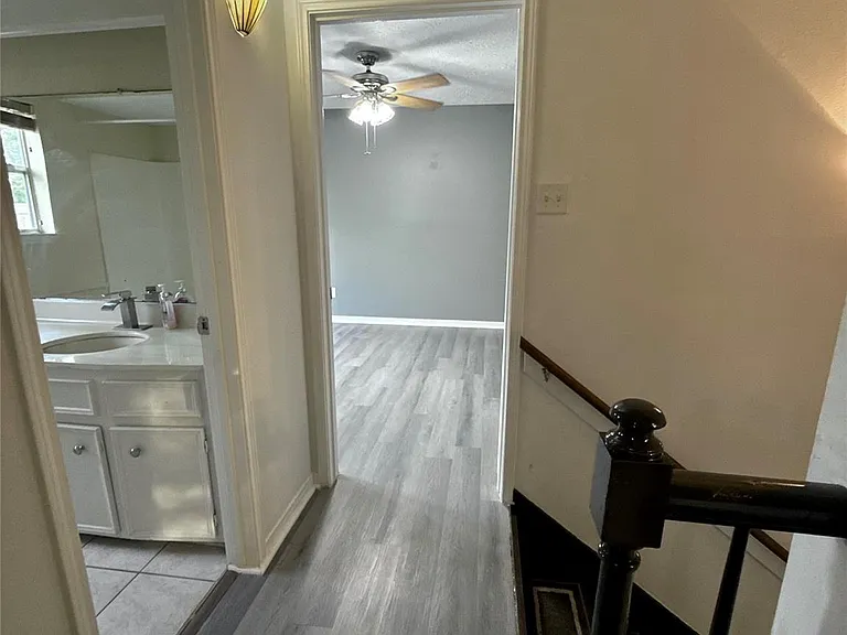 17719 Windy Point Dr — Photo 21