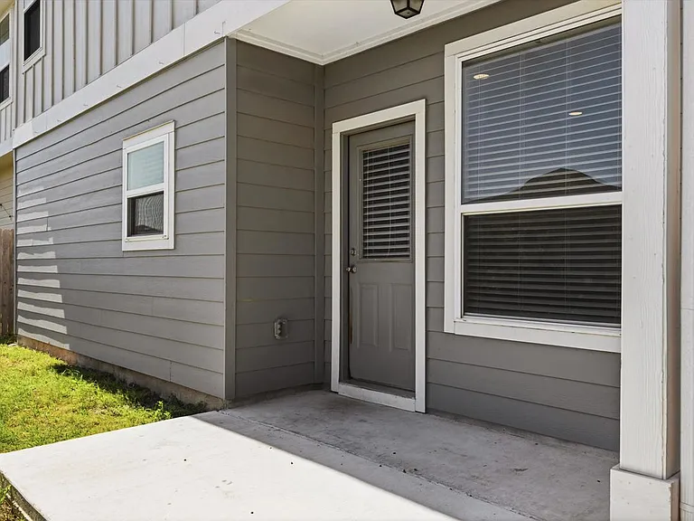 6400 Mary Lewis Dr — Photo 12