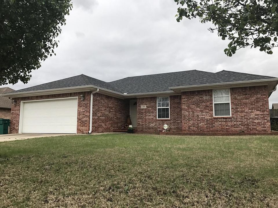 1st image of 204 Ashbrook Ln