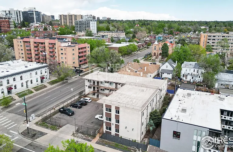 590 N Logan St #304 — Photo 15