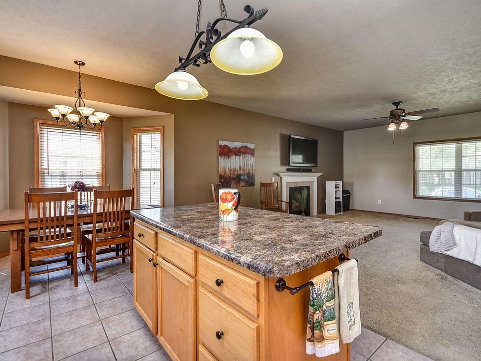 2nd image of 1258 W Bridgewood Pl