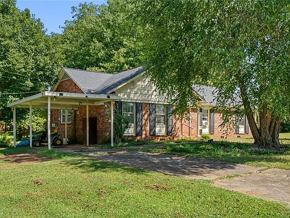 2nd image of 233 Maxwell Dr