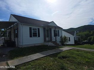 404 4th St E, La Follette, TN 37766