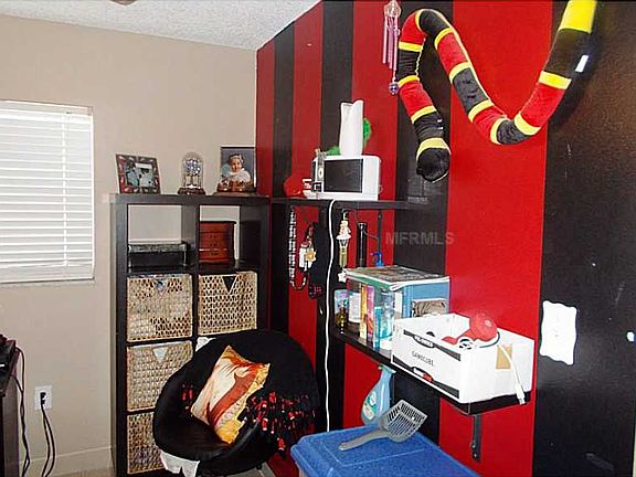 5th image of 411 Cricket Hollow Ln