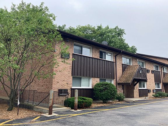 3rd image of 2201 Arbor Cir APT 9