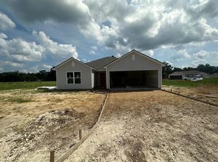 8 Cypress St, Ray City, GA 31645