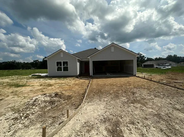 8 Cypress St, Ray City, GA 31645