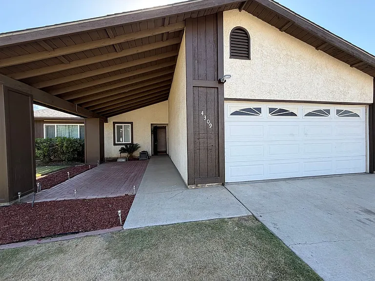 4309 Rosewall St — Photo 2