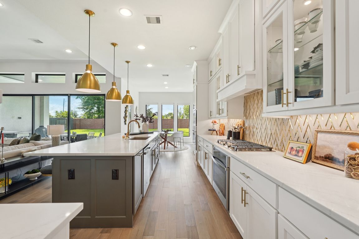 next background image