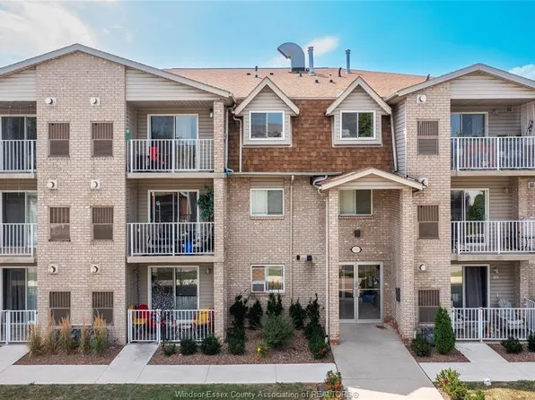 1323 Langlois Ave #204, Windsor, ON N8X 4L8