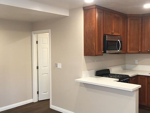 4th image of 727 Twining Ave