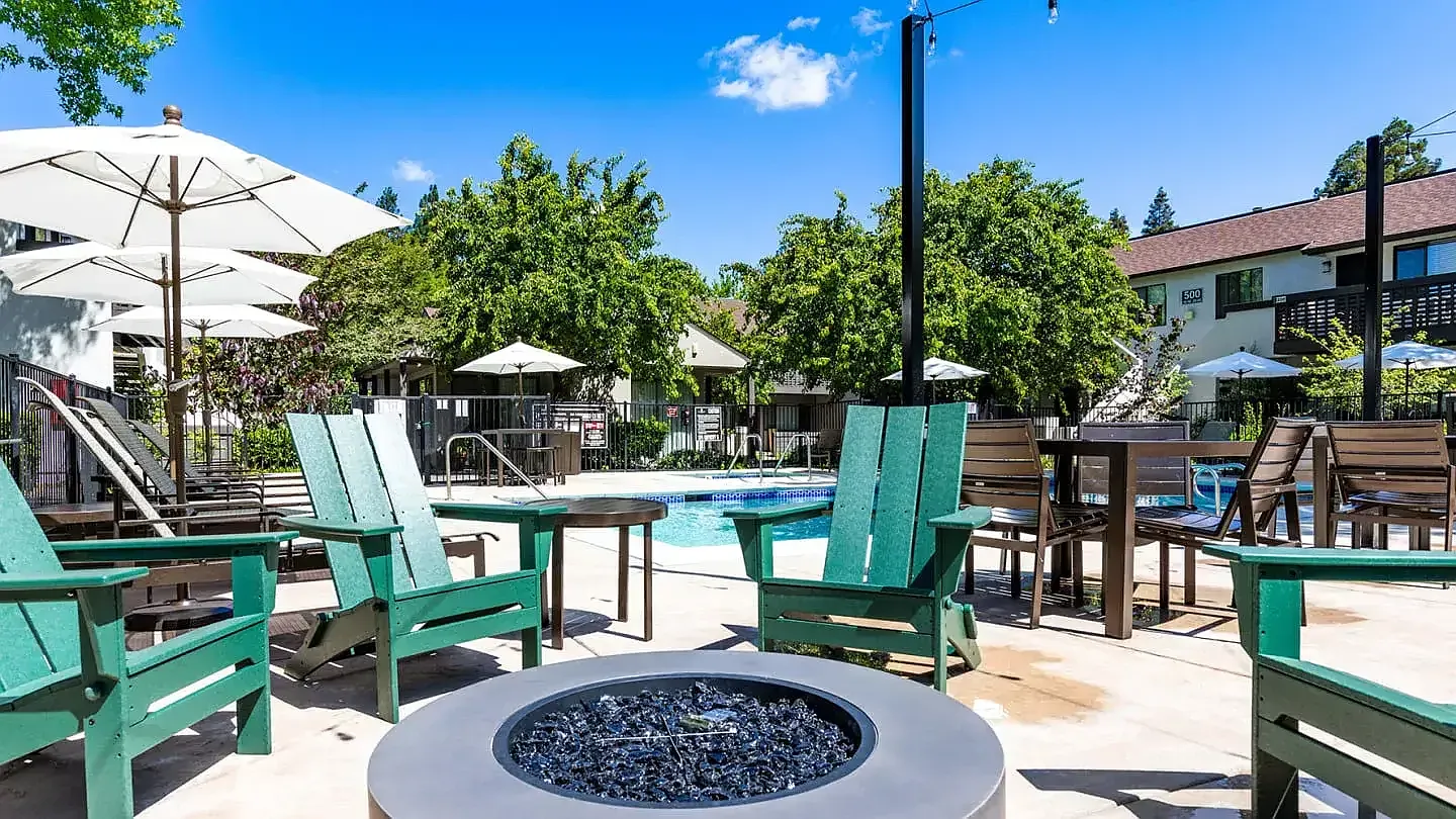 Ellinwood Apartments — Photo 2