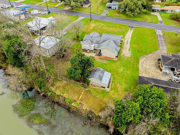 3rd image of 2886 Highway 1