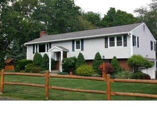 6 Meadowridge Dr, Shelton, CT 06484
