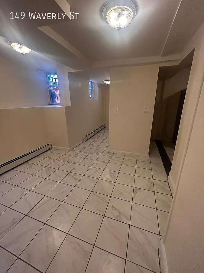 149 Waverly St — Photo 3