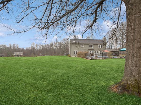 3 Knolls Road, Wallkill, NY 12589
