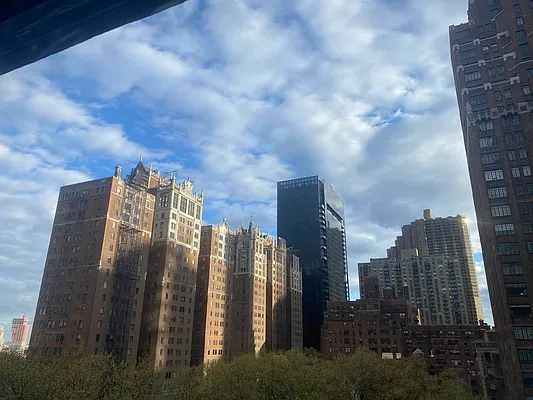 Rented by Bond New York | media 13