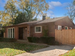 677 N Green Dr, Wheeling, IL 60090