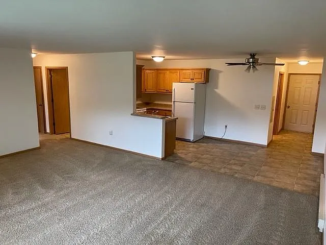 2 bed, 1.5 bath, 1100 sqft, $1,275 — Photo 4