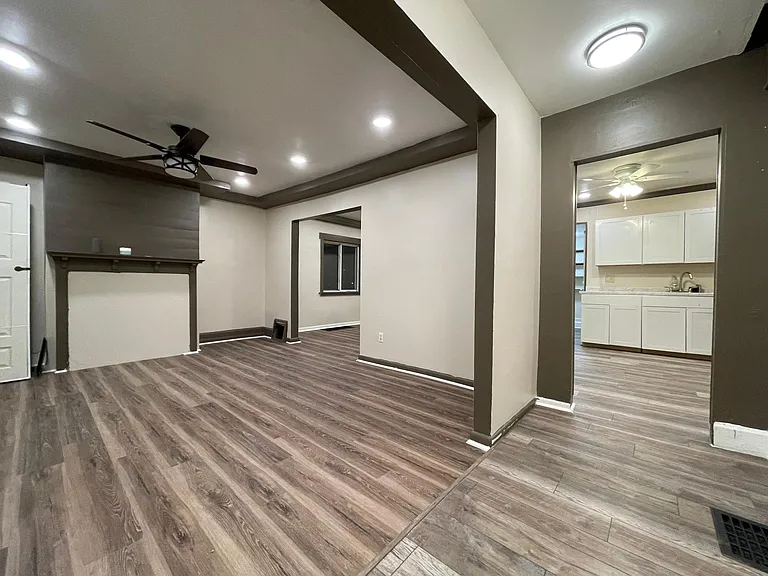 2528 Parkwood Ave — Photo 12