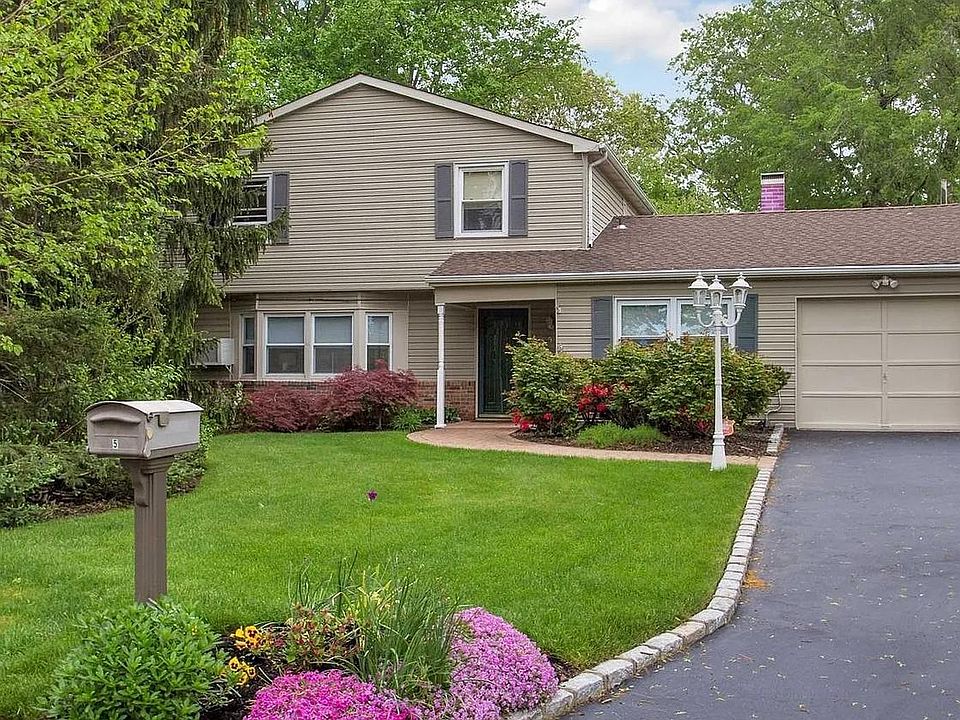 1st image of 5 Hopewell Dr