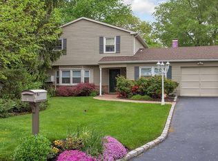 5 Hopewell Dr, Stony Brook, NY 11790