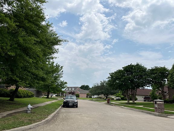 5th image of 8310 Bridgewater Dr