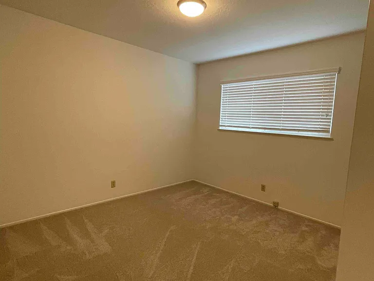 Third bedroom with new carpet